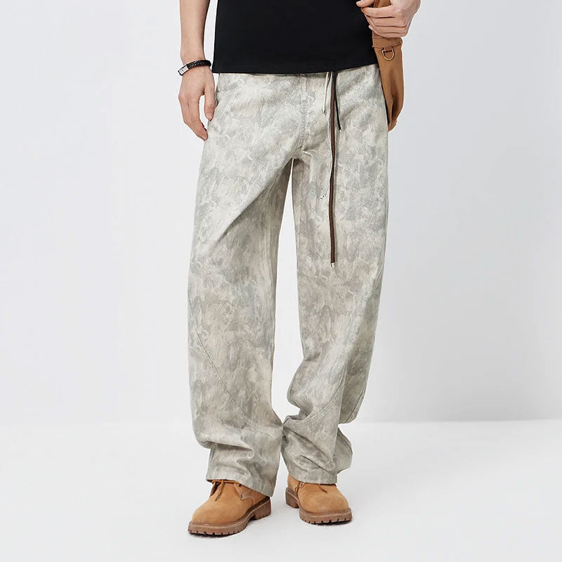 Loose fit camouflage-jeans van denim katoenmix met 3D cut stijl, knoop- en ritssluiting.
