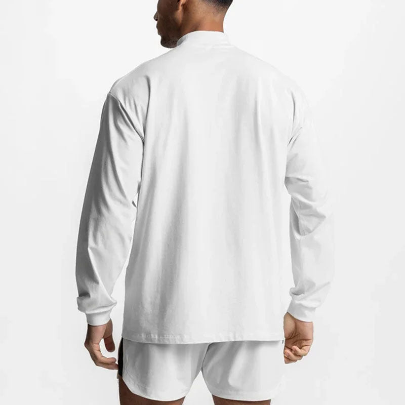 Witte oversized sport-T-shirt met lange mouwen en colkraag, achterkant.
